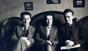 Z rodzicami w ich warszawskim mieszkaniu, 1944