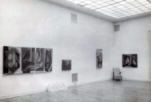 Widok pierwszej indywidulanej wystawy Jacka Sempolińskiego, Zachęta, Warszawa 1960