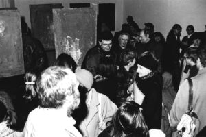 Otwarcie wystawy Jacka Sempolińskiego Miejsce zwane czaszką, Muzeum Akademii Sztuk Pięknych w Warszawie, 1990